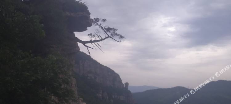 本溪峡谷枫情山庄图片