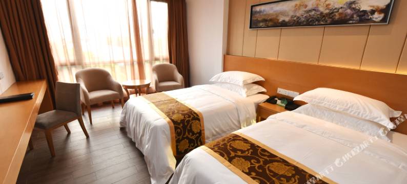 万里红大酒店(深圳技术大学店)图片