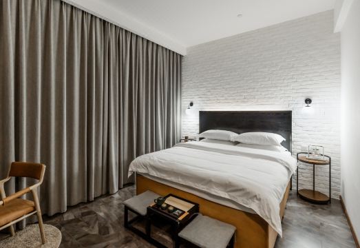 Landing Cloud Hotel Hotel Overview