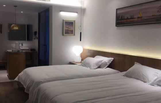 Xiangshan Fengqi Chaoming Homestay Hotel Overview