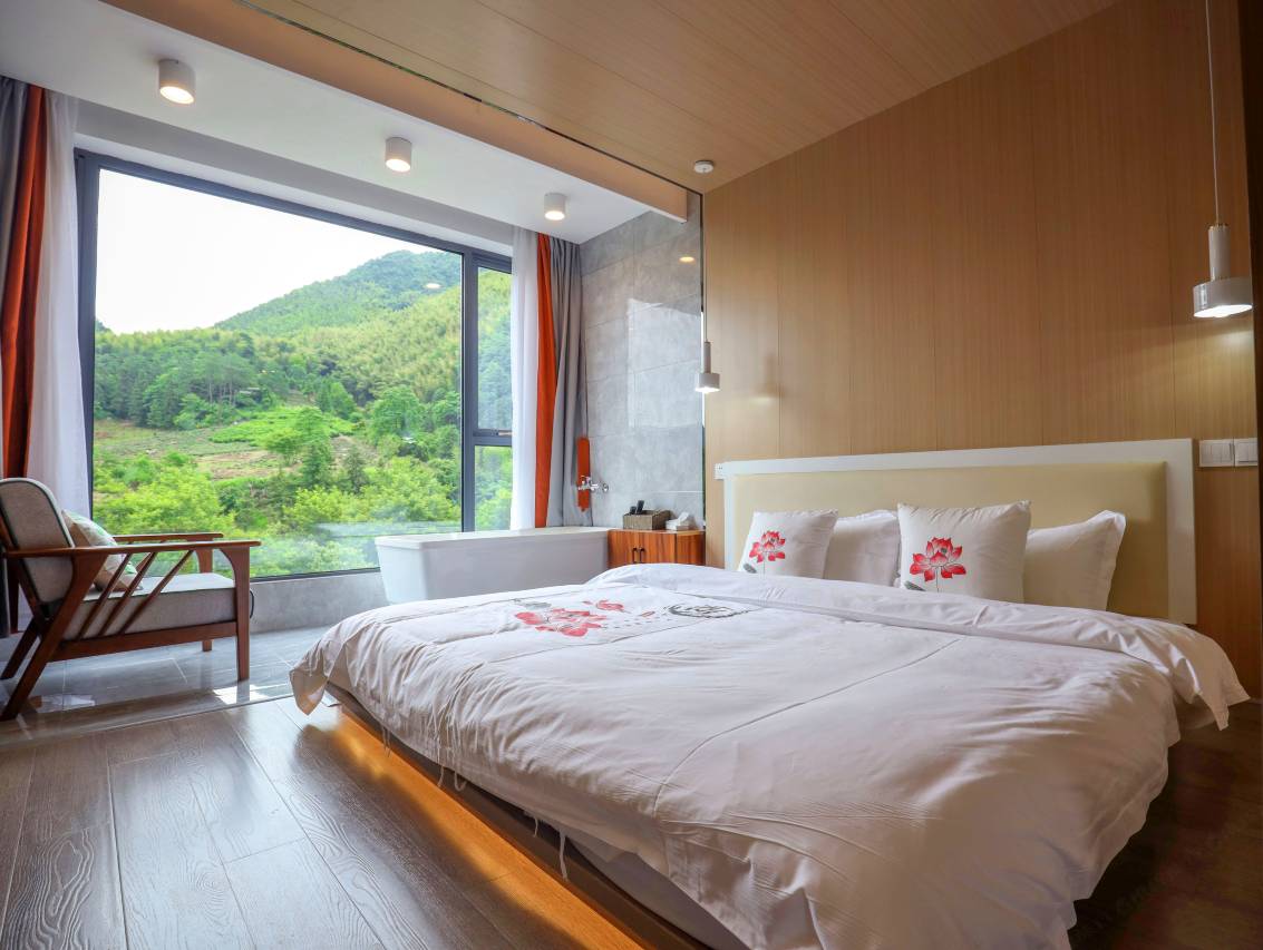 溪上陌下·新中式180°轻奢设计师亲子度假美宿(水墨汀溪风景区店)图片