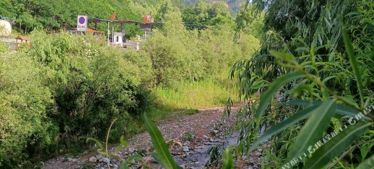麦积山鸟语花香庄园图片