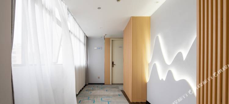 吉安•庐崚印象 WARMWELCOMFAMILYMOMEOW酒店(吉州区人民广场店)图片