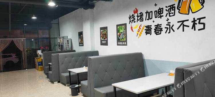 禄劝盛夏名都酒店图片