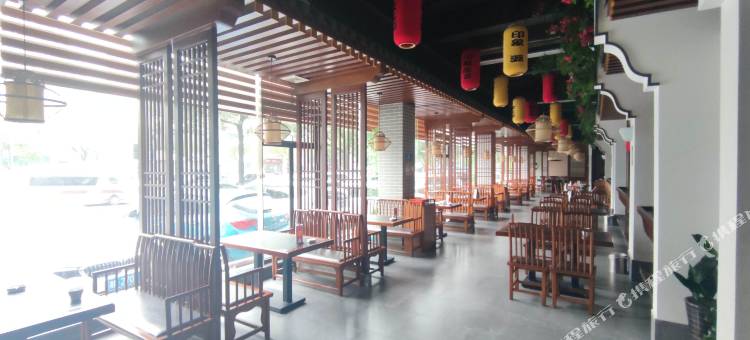 龙源大酒店(岳阳火车站南湖广场店)图片