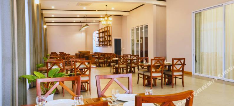 万荣乌多姆辛酒店(Thipphakone Vang Vieng Hotel)图片