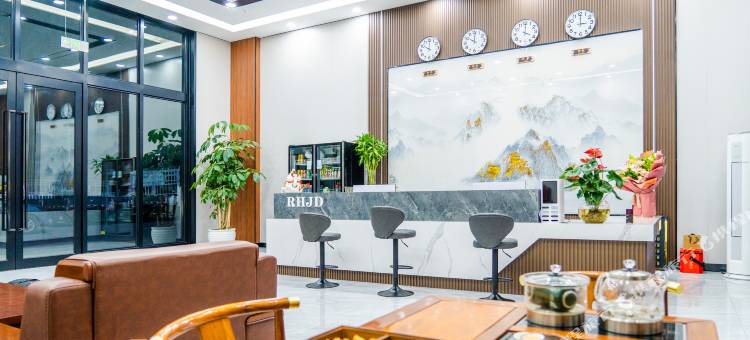 瑞和酒店(乌鲁木齐头屯河天恒基汽车城店)图片