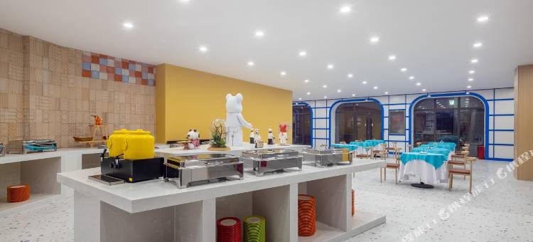 柒色酒店(长白山西景区旅游服务集散中心店)图片