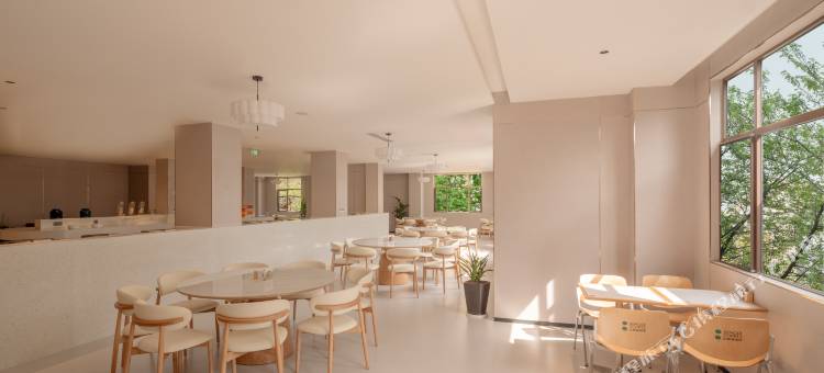 BEMORECOFFEE·比那多咖啡智慧酒店(丽江千古情店)图片