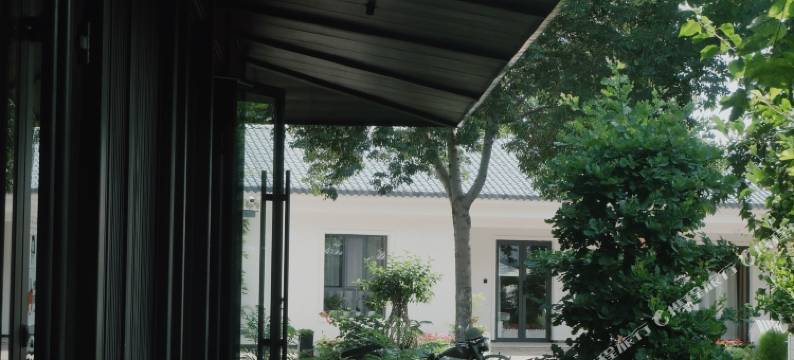 霍城叶之若庭民宿图片