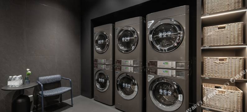 上海漕河泾漕宝路轻居酒店图片