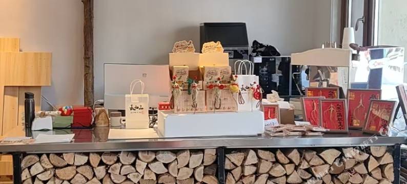 云栖山居民宿(长白山北坡集散中心恩都里水广场店)图片