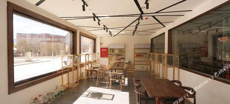 八宿福地观光酒店图片