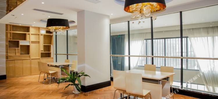 华亭四季大酒店(铜陵第十中学长江中路店)图片