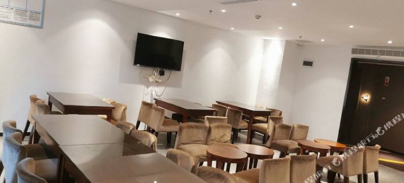 IU酒店(重庆大渡口步行街新山村地铁站店)图片