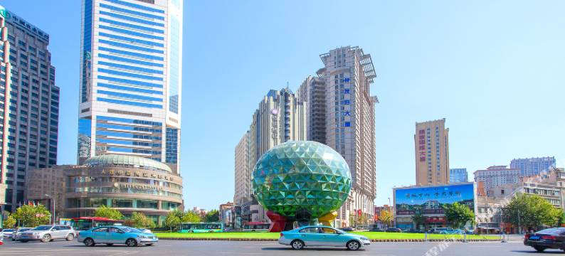 港汇四季酒店公寓(大连火车站中山广场店)图片