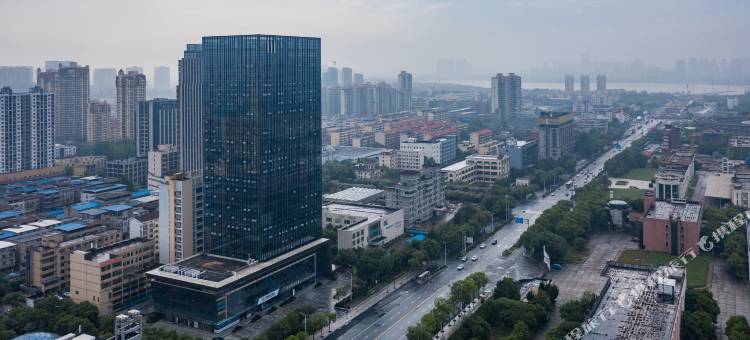 南昌高新艾溪湖亚朵酒店图片