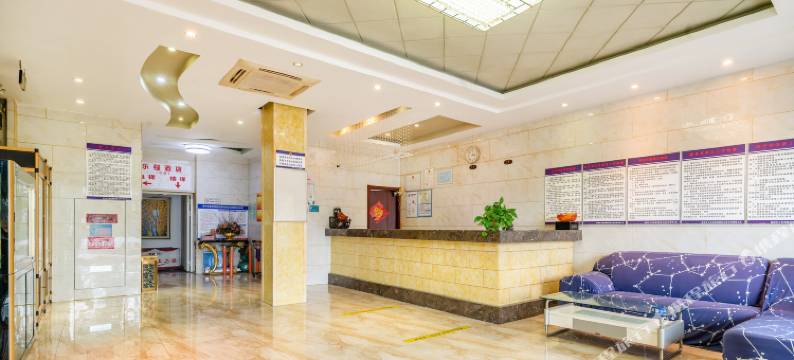 乐程假日酒店(盐城宝龙广场万达店)图片