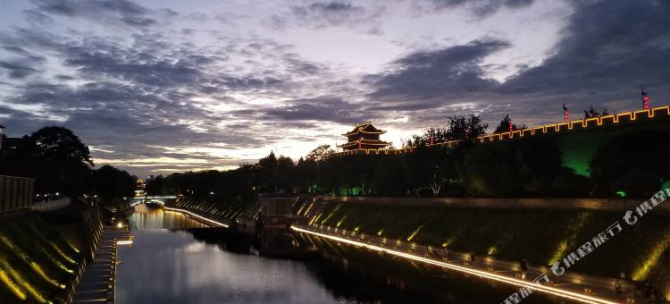 派酒店(西安明城墙和平门地铁站店)图片