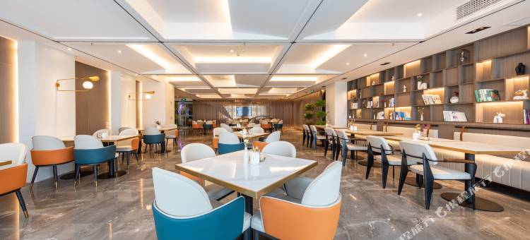 合肥肥东高铁站瑶岗路亚朵酒店图片