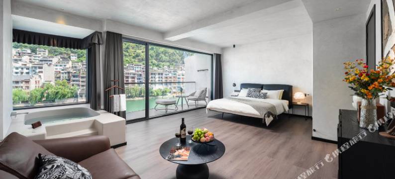 镇远·不晚Romantic全景私汤设计师度假民宿图片