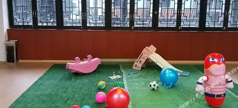 西江上田酒店(千户苗寨西门游客服务中心店)图片