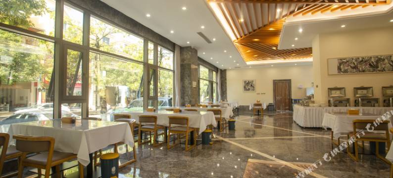 盈江犀鸟谷假日酒店图片