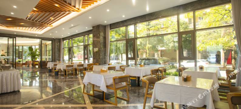 盈江犀鸟谷假日酒店图片