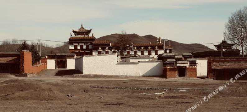 夏河·贤择云居图片