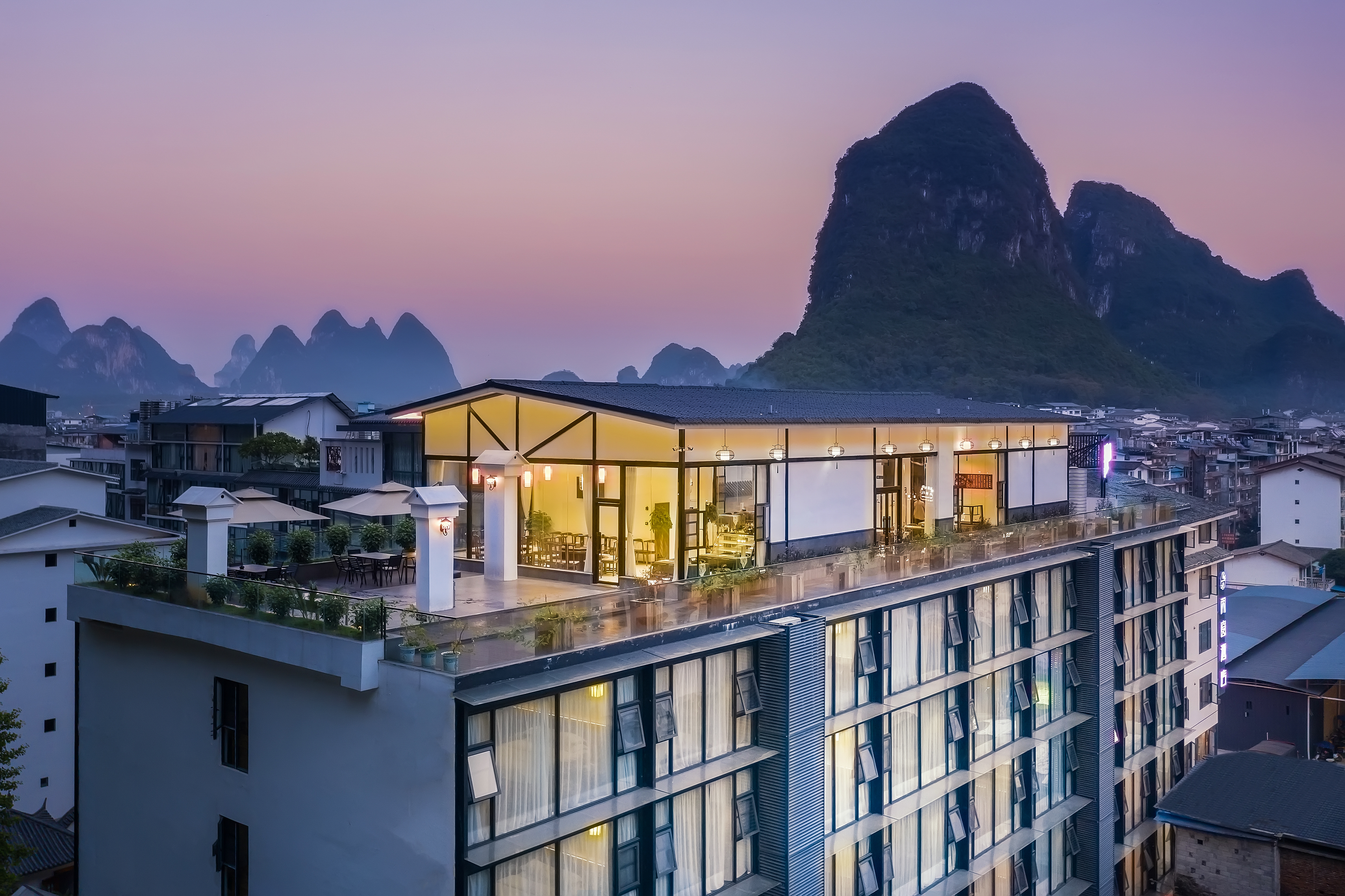 Xianchuang HotelOver view