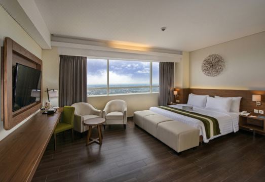 Grand Whiz Poins Simatupang Jakarta Hotel Overview