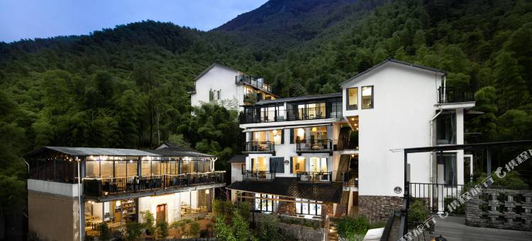 安吉隐居山水汤泉度假酒店图片
