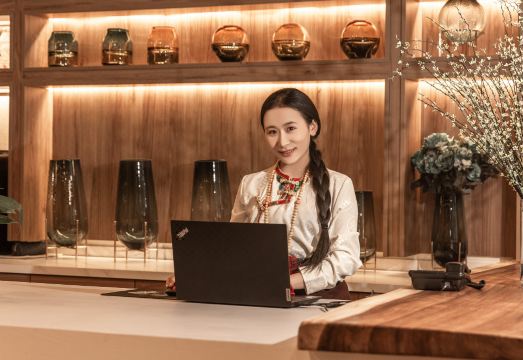 Delingha eight petal Gesang B&B Hotel Overview