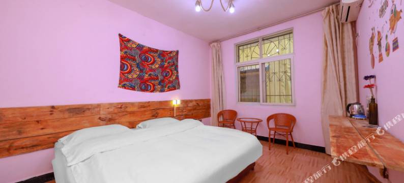 涂鸦青旅(曼听公园店)图片