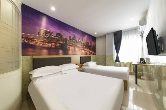 瑞曼尚品酒店(济南火车站经四路万达广场店)