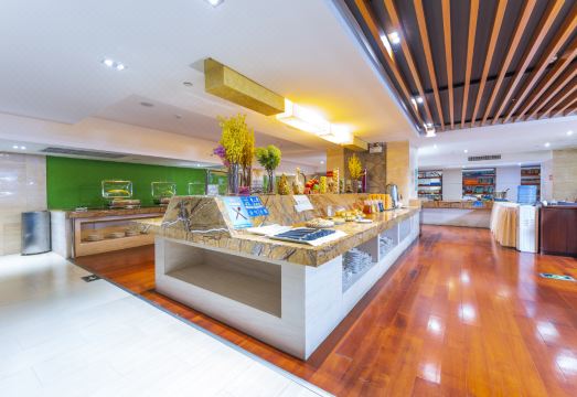 Longlin Hot Spring Resort Hotel Overview