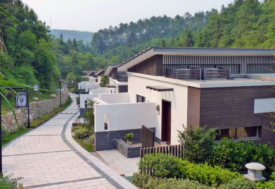 Tianmushan Hotspring Hotel Hotel Overview