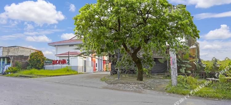 近T1朱安达机场红多兹酒店(RedDoorz Near T1 Juanda Airport)图片