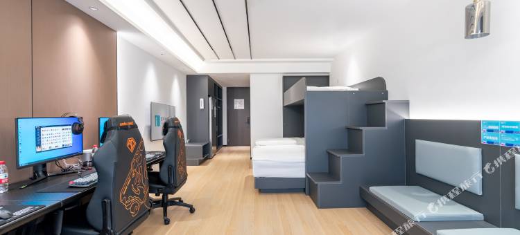 爱电竞酒店(南充站西华师范大学华凤校区店)图片