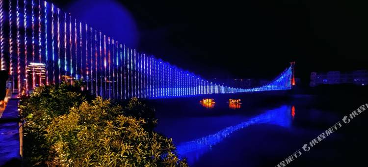 东江湖临江仙·吊桥客栈图片