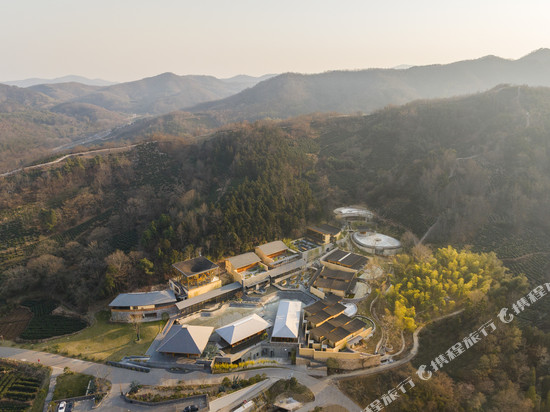 庐江南山君柠野奢温泉度假酒店