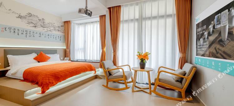 花筑·拾光岸恋民宿(大良钟楼地铁站清晖园店)图片