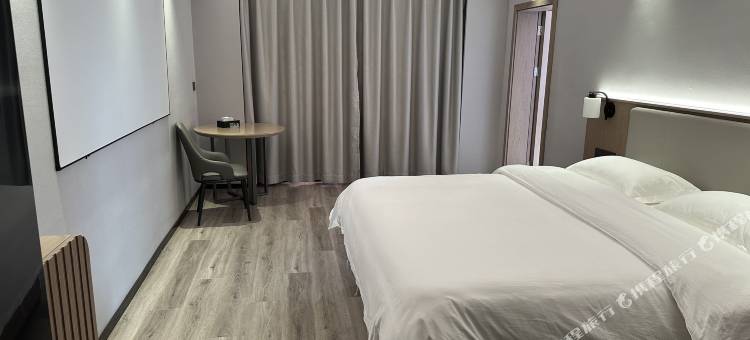 青枫酒店(华容店)图片