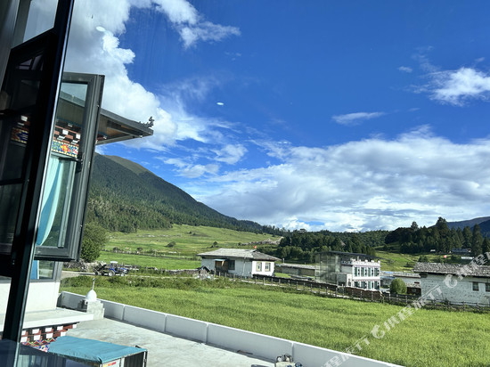 岭萨家庭酒店(鲁朗景区店)