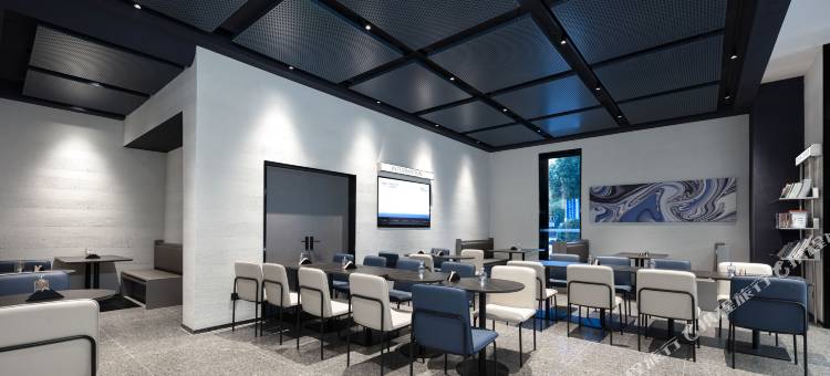 南京百家湖胜太路地铁站轻居酒店图片