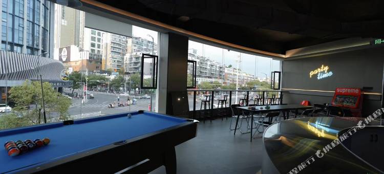 景漂十年青年旅社(浙江路店)图片