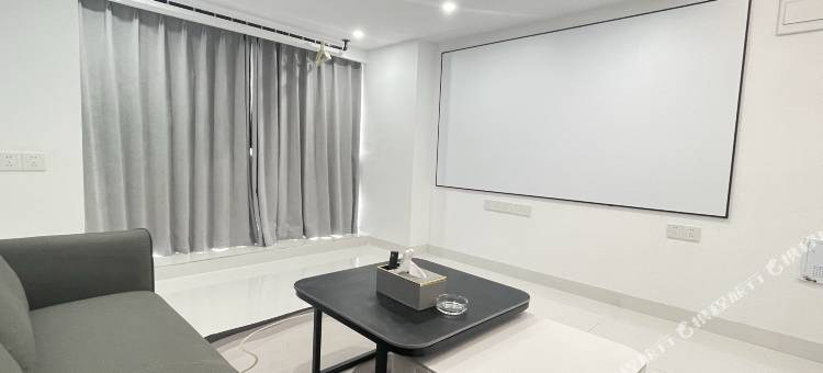 栖屿LOFT影音公寓酒店(江西科技学院太子殿地铁站店)图片