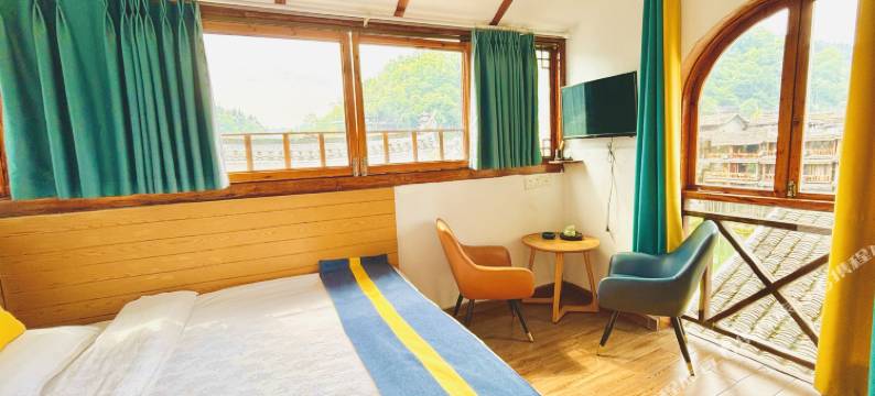 凤凰景舍江景民宿(凤凰古城虹桥店)图片