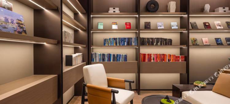 乌鲁木齐国际大巴扎民街亚朵酒店图片