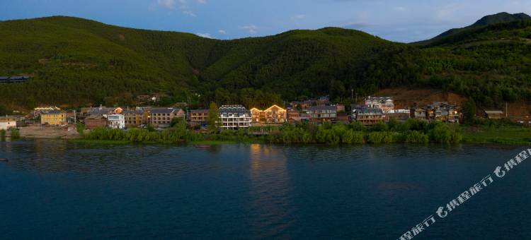 泸沽湖呀啦嗦庄园图片